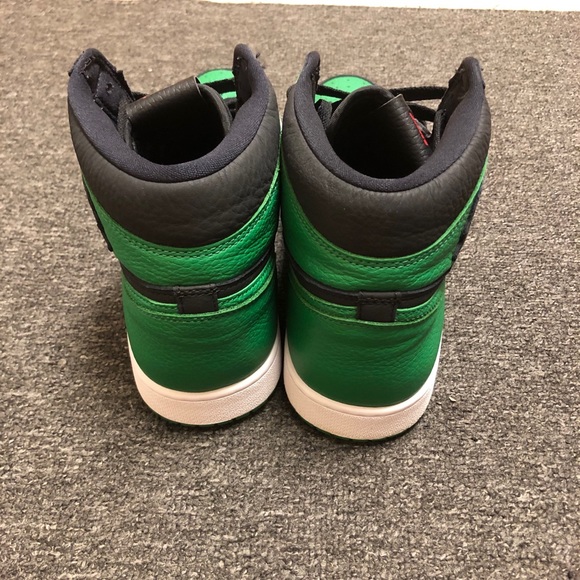 Air Jordan 1 Retro High OG ‘Pine Green 2.0’ - Picture 4 of 6